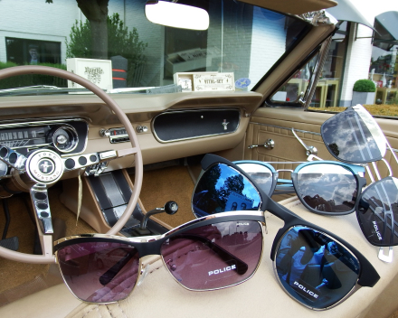Into retro into her eyes vintage brillen eyewear glasses hipster accessoiries art style stijl outfit cherry