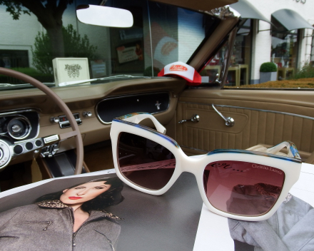Into retro into her eyes vintage brillen eyewear glasses hipster accessoiries art style stijl outfit cherry